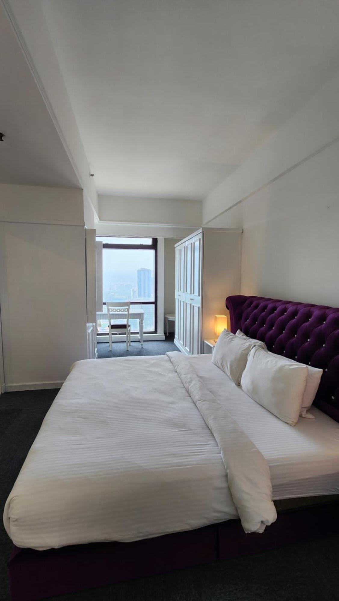 Ar At Times Square Apartment
